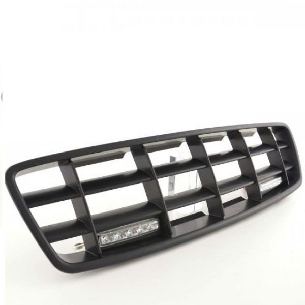 Volvo xc70 tuning grotelės su DRL